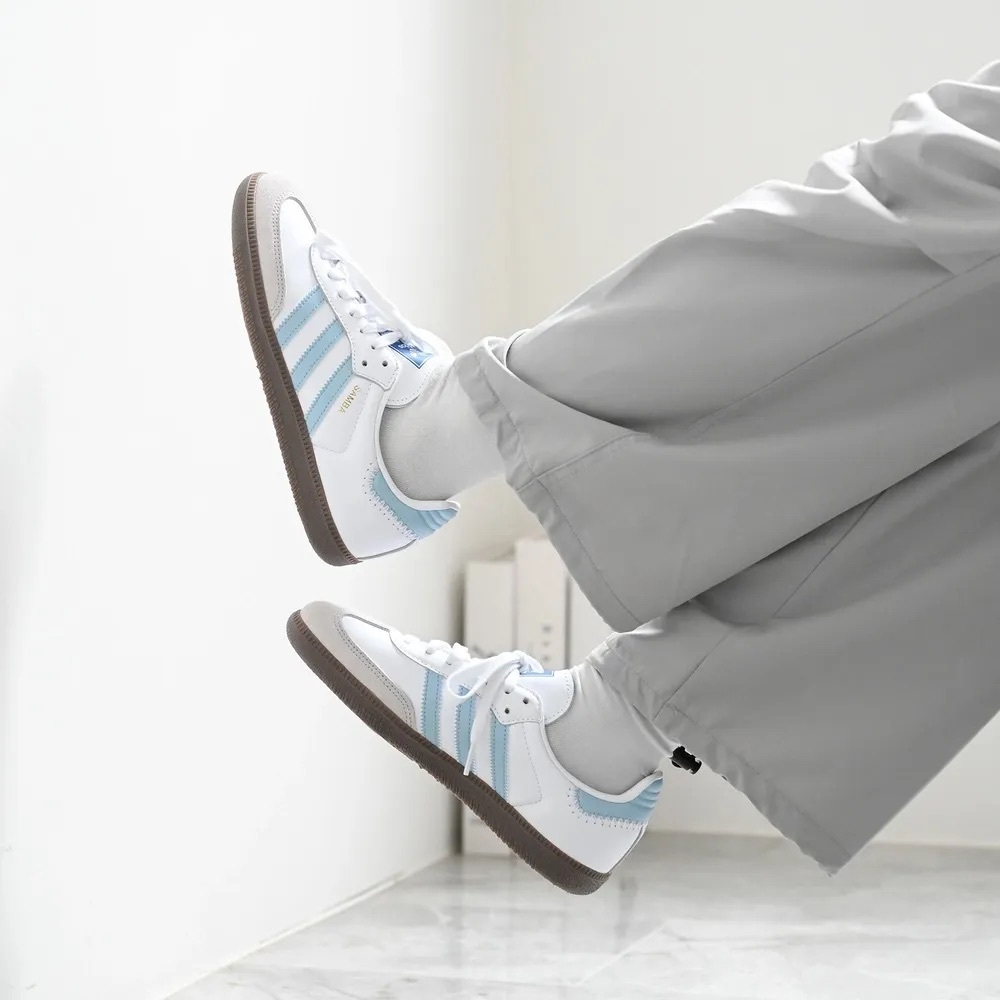 adidas Originals Samba Men's White and Blue Sneakers - Picture 2 of 7